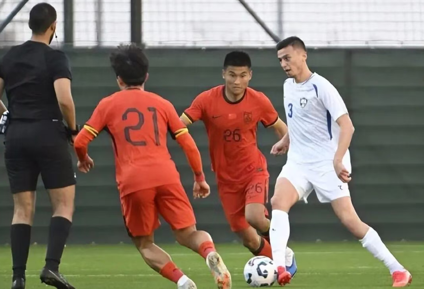 完美世界竞技平台官网-国足2-2后，一号门将由谁担任？记者：李昊今年二门，评论一边倒