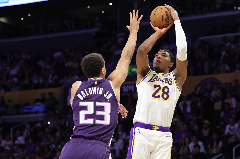 得分能力依然很难发挥，湖人锋线大将在第二阵容中无法施展才能？