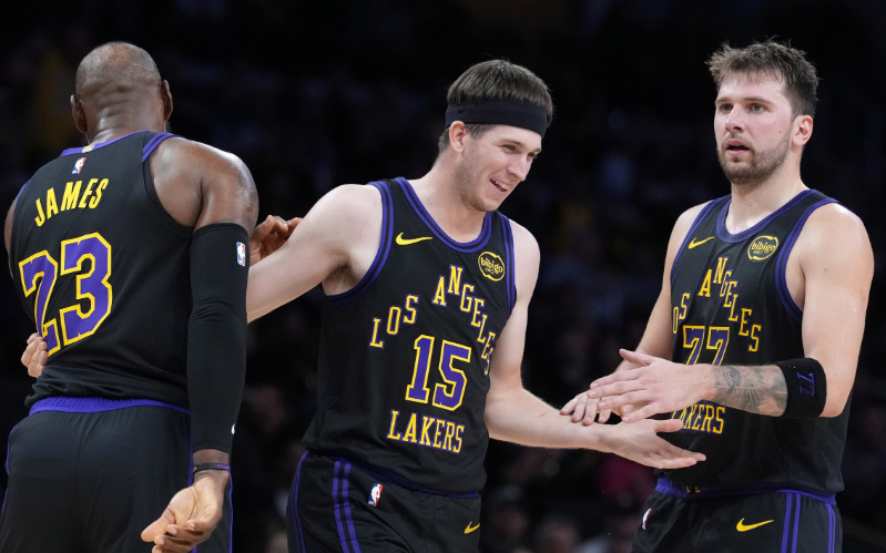 完美平台下载-31分11板11助！就在今天，一项由科比保持的NBA纪录被卢卡打破了